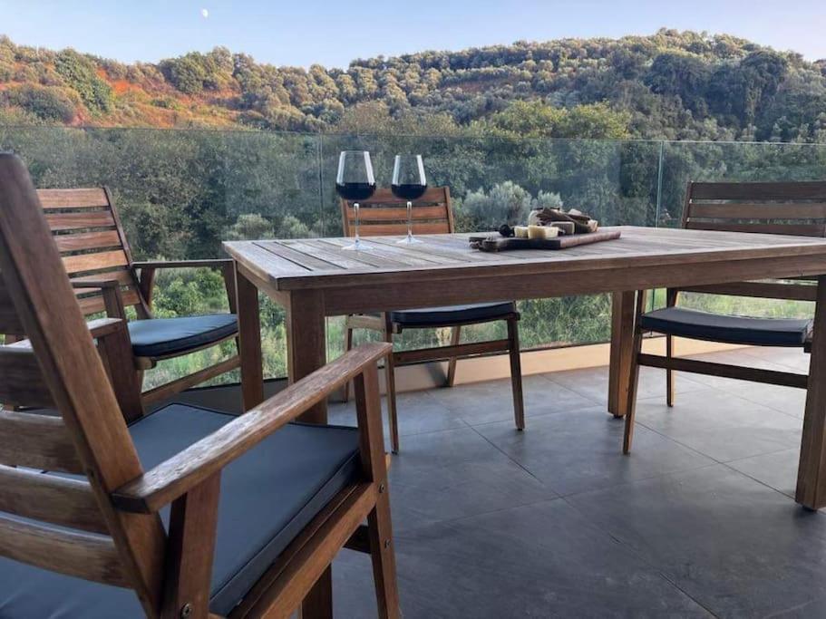 Ek Ornelakis, Luxury Country House With Jacuzzi ハニア エクステリア 写真
