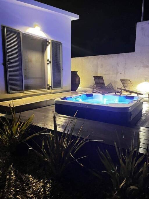 Ek Ornelakis, Luxury Country House With Jacuzzi ハニア エクステリア 写真